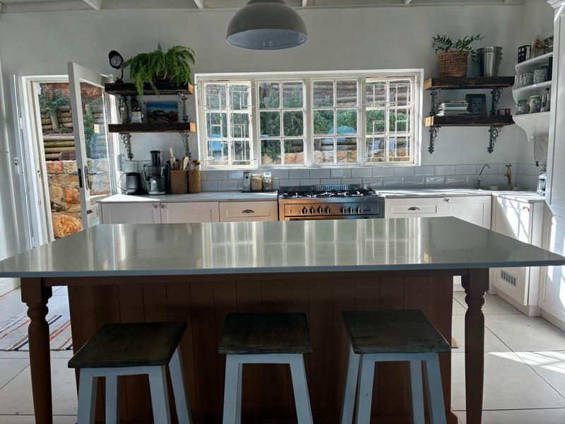 To Let 5 Bedroom Property for Rent in San Michel Western Cape